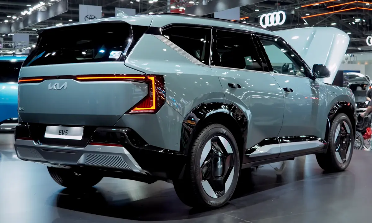 기아 EV5 4WD 뒷모습 (태국 판매형)