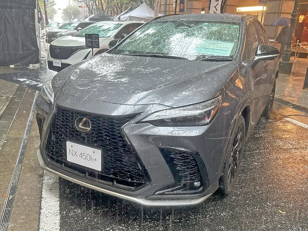 렉서스 NX 450h+ 앞모습 (일본 판매형 F SPORT)